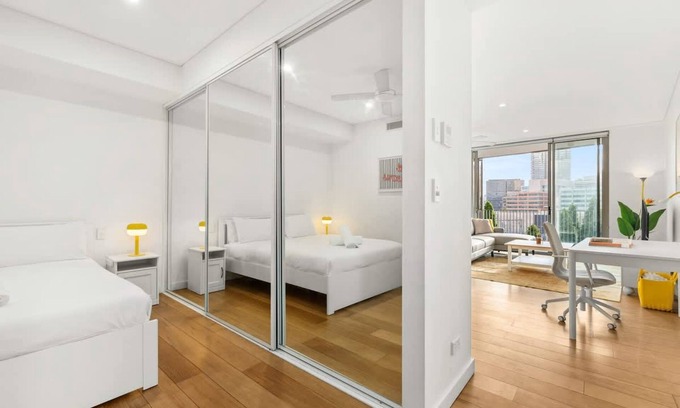 Surry Hills Apartment | Central Luminous 2 Beds With Balcony Aircon