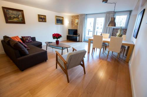 Haarlemmerbuurt Apartment | Central & Quiet Canal Apartment