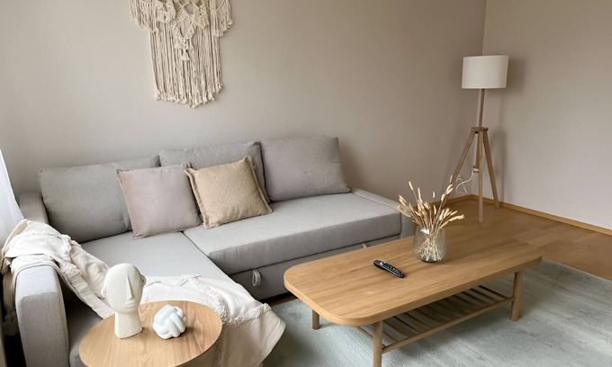 Frohnhausen Apartment | Central, spacious, close to the trade fair! BE2R
