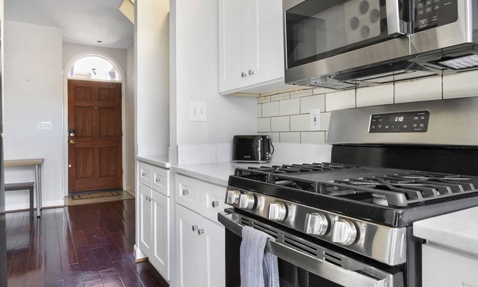 Midtown House | Central Townhouse with Garage and Ensuite Bedrooms