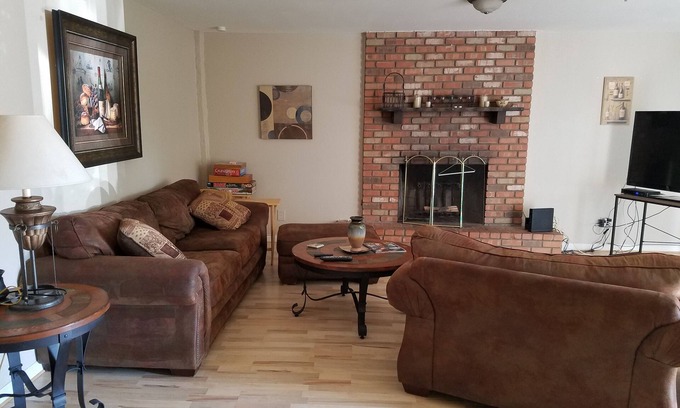 Alhambra House | Centrally Located 2 bedroom 1 bath Duplex