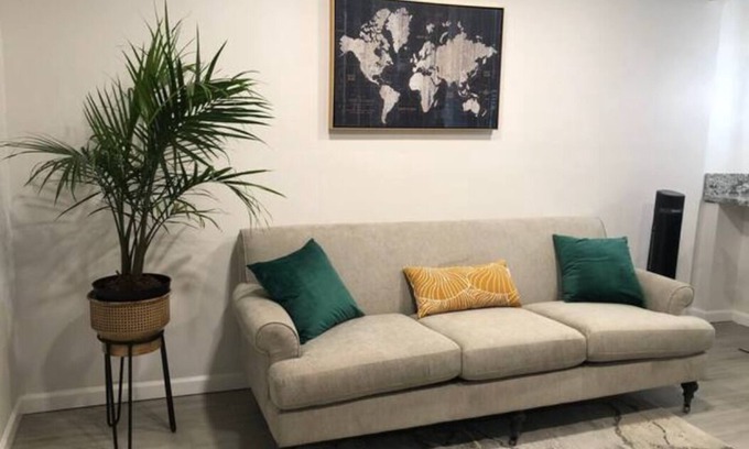 Mesa House | Centrally located 2 bedroom unit