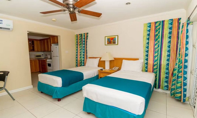 Blue Waters House | Centrally Located near Rockley; Pool, Free WiFi - Fully Equipped Kitchen