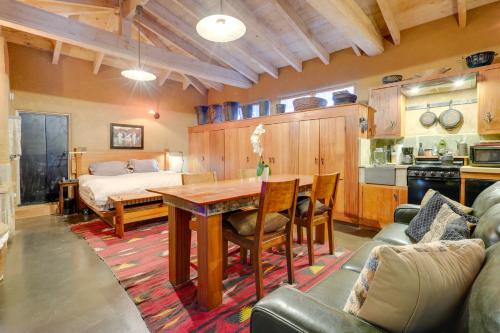 Northeast Santa Fe Apartment | Centrally Located Santa Fe Studio Near Town!