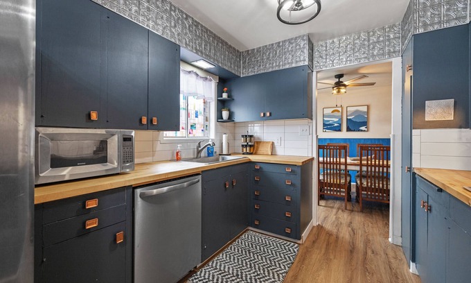 Altamont House | Centrally Located, 4-bedroom house with WiFi, KFalls