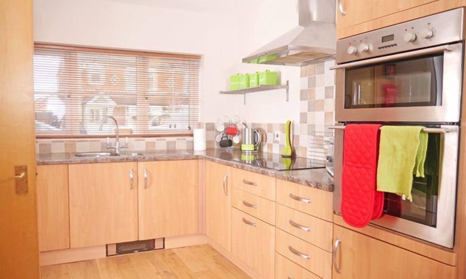 Gosport Cottage | Century House - a house that sleeps up to 8 guests in 4 bedrooms