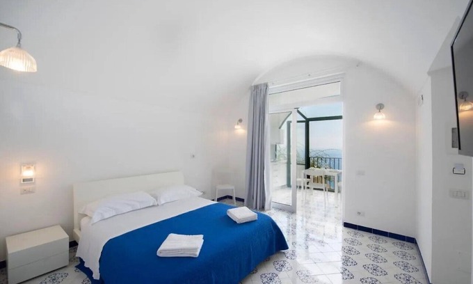 Vettica Apartment | Cezanne apartment for 3 people