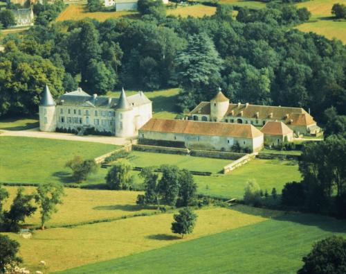 Sens-Beaujeu Bed & Breakfast | Château de Beaujeu