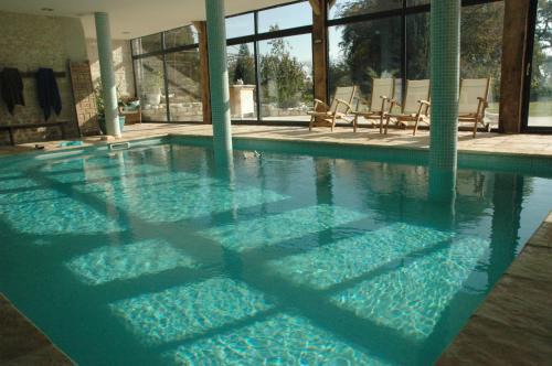 Clermont-les-Fermes Bed & Breakfast | Château de Clermont