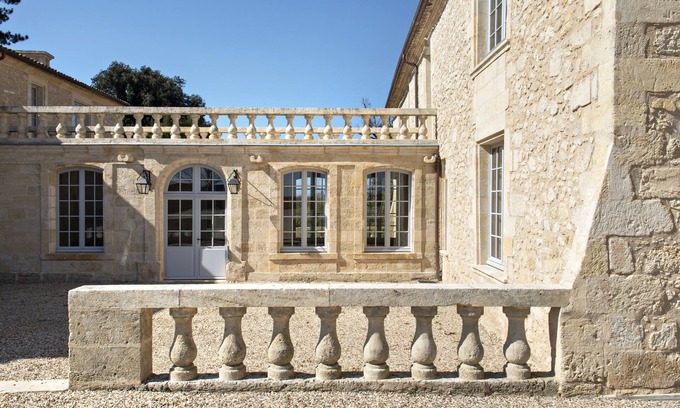 Robins Bay Bed & Breakfast | Château de Ferrand