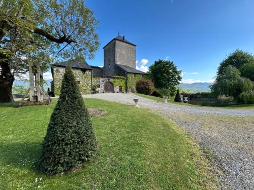 Cruet Bed & Breakfast | Château De La Rive