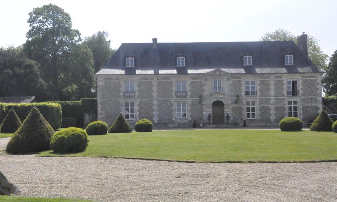 Saint-Sauveur-d'Emalleville Bed & Breakfast | Château de St sauveur d'Emalleville