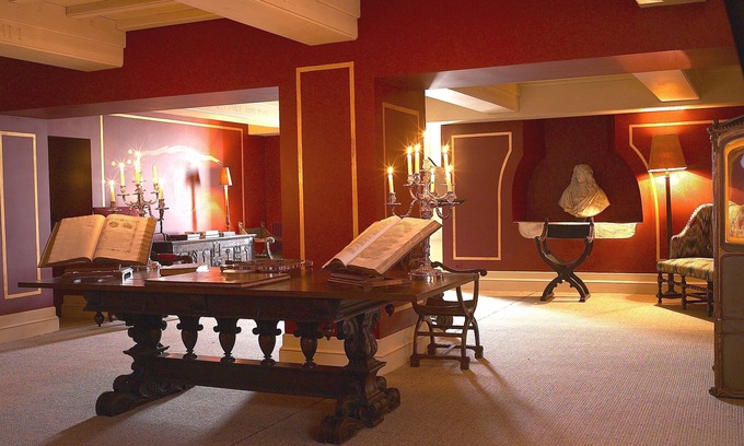 Saint-Laurent-de-Medoc Bed & Breakfast | Château La Tour Carnet - B.Magrez Luxury Wine Experience