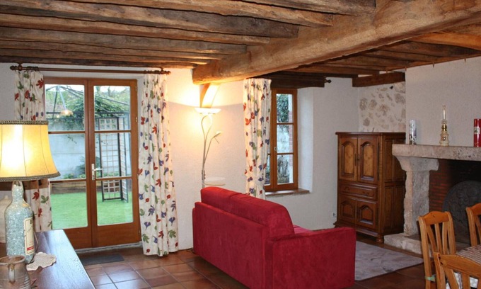 Chambon-sur-Cisse Cottage | Charming Cottage near Loire Castles with Private River Access, Garden, and Modern Amenities