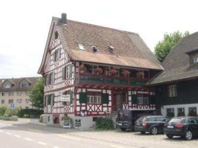 Landschlacht Hotel | Hotel Restaurant Pizzeria Rotes Haus