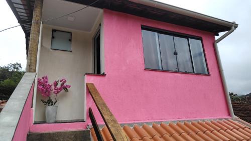 Centro Ski Chalet | Chalé rosa
