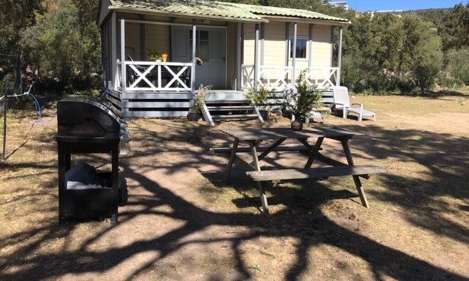 Sainte-Lucie-de-Porto-Vecchio Ski Chalet | Chalet 20 minutes walk from the beach in a Ranch