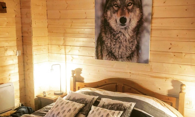 La Joue du Loup Ski Chalet | CHALET ANDY - HALF CHALET CHALETUX PROXIMITY OF TRACKS, WIFI