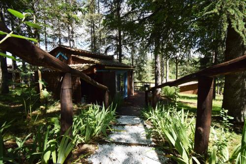 Layrac Ski Chalet | Chalet avec piscine commune au Lac de Goulens - 2 adultes et 3 enfants