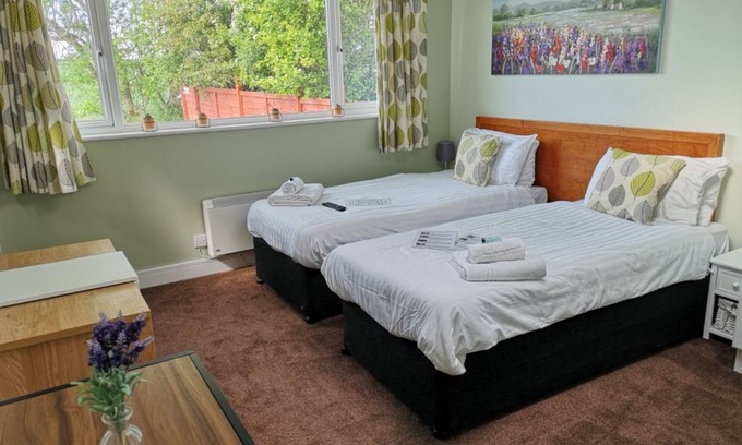Streatley Ski Chalet | Chalet Cottages - Ruby Cottage