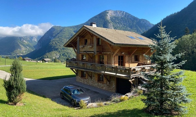 Bonnevaux Ski Chalet | Chalet de Charme au Milieu des Montagnes