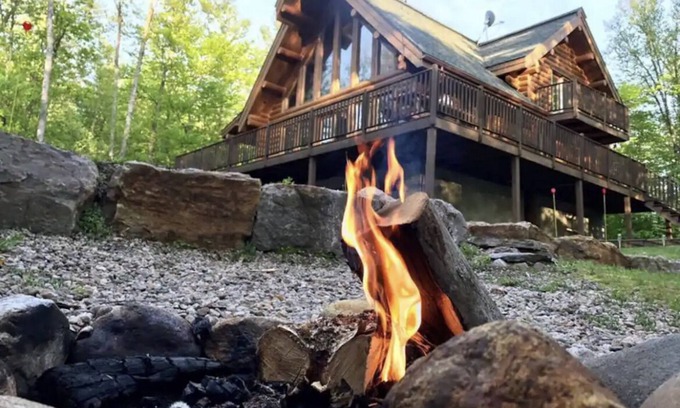 Labelle Ski Chalet | Chalet en Bois Rond Avec SPA/LAC À Proximité/Tremblant