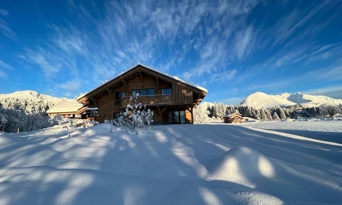 Le Praz de Lys Ski Chalet | Chalet Familial vue Mont Blanc à 100m des Pistes de ski
