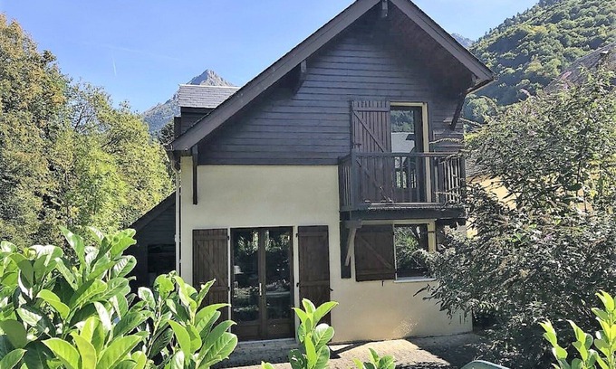 Cauterets Ski Chalet | Chalet for 6 people in Cauterets with free parking space
