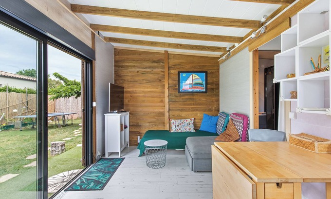 Le Grau-dʼAgde House | Chalet "Gite La Cabane Du Sud" with 2 Private Terraces, Private Garden & Wi-Fi