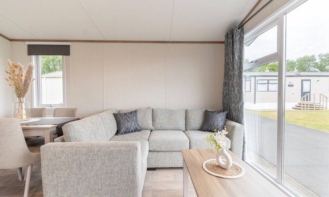 Vlissegem Ski Chalet | Chalet in De Haan near Sandy Beaches