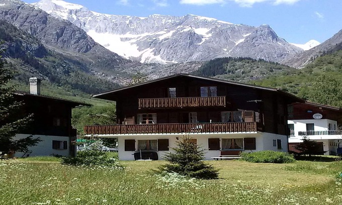 Reckingen Apartment | Chalet in Fieschertal with Stunning Views
