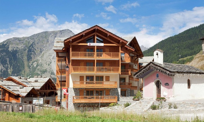 Sainte-Foy-Tarentaise Apartment | Chalet in France with Premium Alpine Comfort