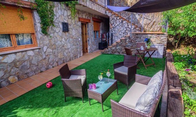La Omanuela Apartment | Chalet in La Omañuela near Ski Resort