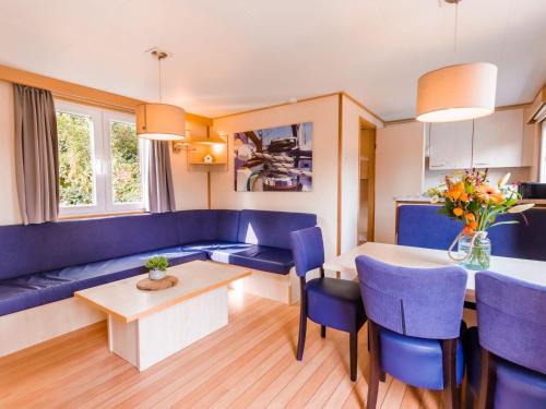 Leuken Ski Chalet | Chalet in Leukermeer by the Waterside