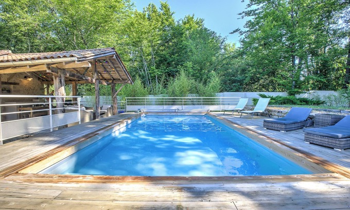 Coursac Ski Chalet | Chalet 'Le De Léonie Et Julie' with Private Pool, Wi-Fi and Air Conditioning