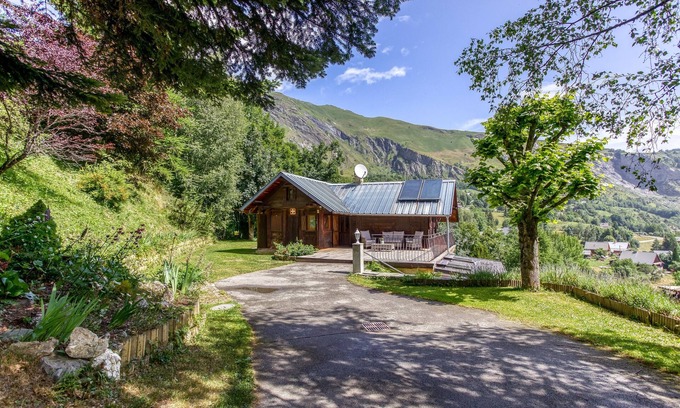 Jarrier Ski Chalet | Chalet Lo Grané - Four Bedroom Chalet, Sleeps 8