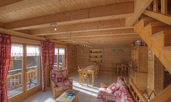 Le Praz de Lys Ski Chalet | Chalet 'Makaau - Praz De Lys' with Mountain View, Private Terrace and Wi-Fi