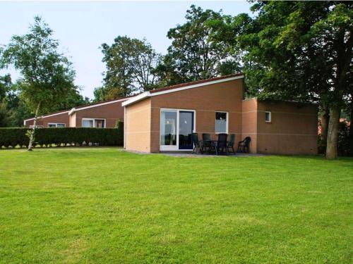 Suameer House | Chalet near Prinses Margriet Canal