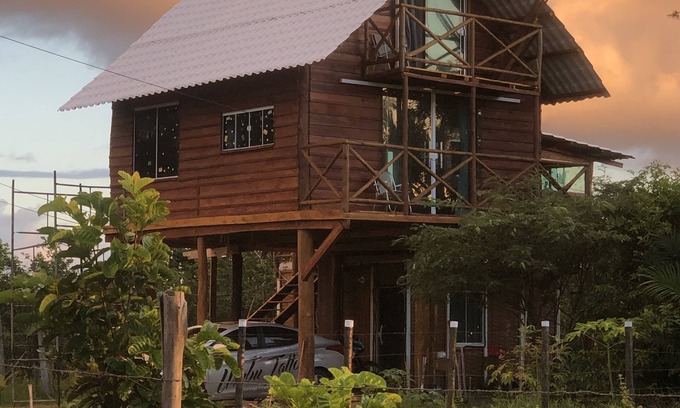 Jaguaripe Ski Chalet | Chalet Praia dos Garcez, 50 meters from the sea