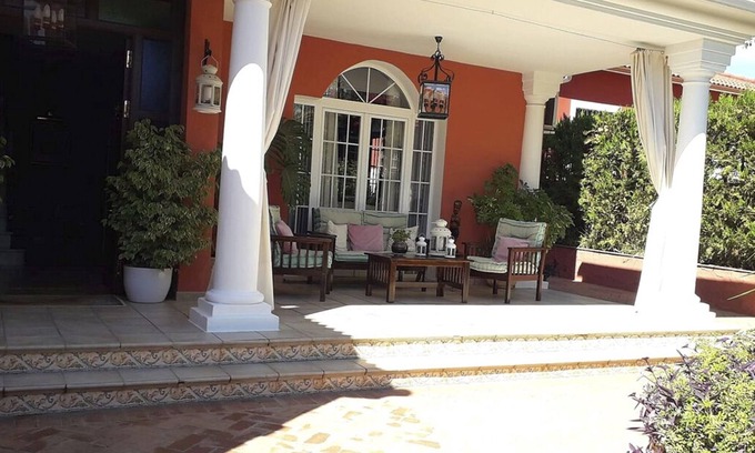 Hornachuelos Ski Chalet | Chalet Privado con Chimenea, Piscina y Jardín Ideal Para Visitarlo Todo Andando!