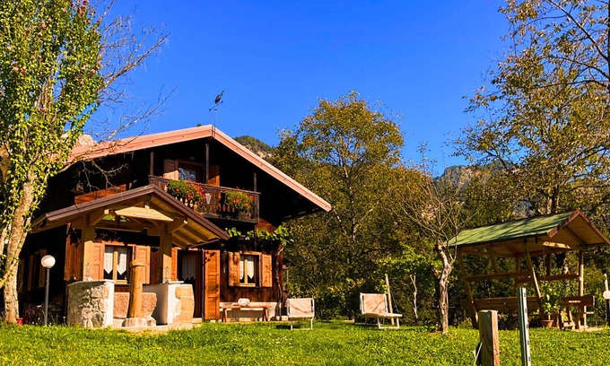 Forni di Sotto Cabin | Chalet Relax Among The Vines