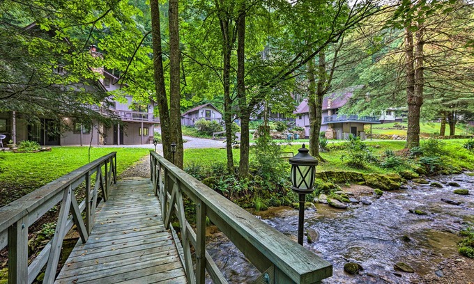Roan Mountain Cabin | Chalet Retreat: Cozy Cabin w/On-Site Creek!