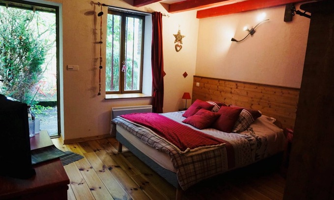 Messey-sur-Grosne Other | Chalet Room - for 2 people