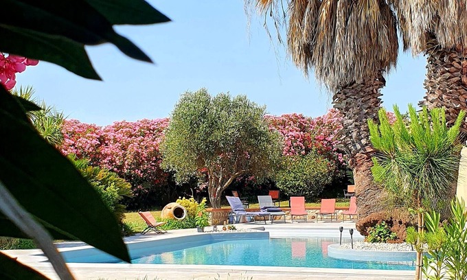 Canohes Apartment | Chalet/Studio in a private park with swimming pool
