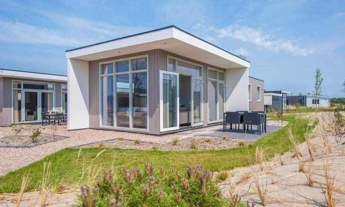 Municipality of Hellevoetsluis House | Chalet with 2 bedrooms and a dishwasher
