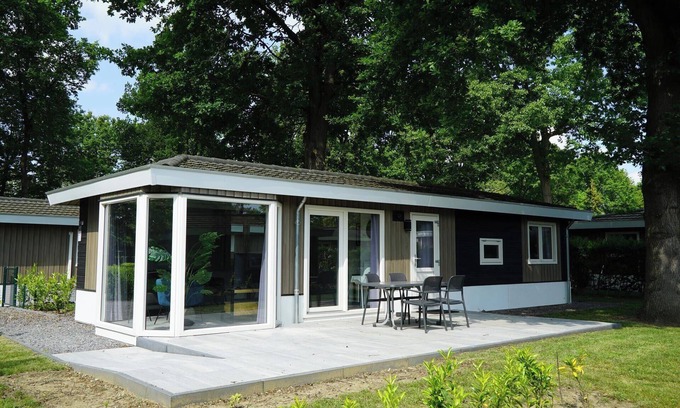 Susteren House | Chalet with 2 bedrooms and a terrace