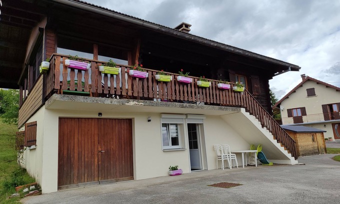 Prenovel Ski Chalet | Chalet with fireplace (wood supplied) sleeps 10 (discount for stays of 3 nights or more)