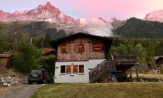 Les Bossons Cabin | Chalet with outstanding views in quite place 5’ from center
