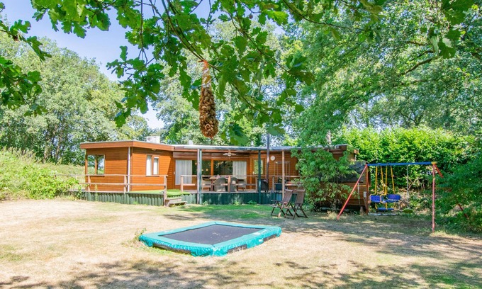 Uden House | Chalet with spa and spacious garden