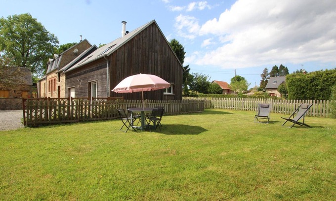 La Lucerne-dʼOutremer Cottage | Chaleureuse maison avec jardin clos, près de la Baie du Mont St-Michel, animaux acceptés